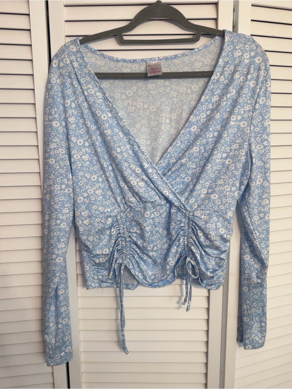 No Boundaries Light Blue Floral Ruched Wrap Long-Sleeve Top